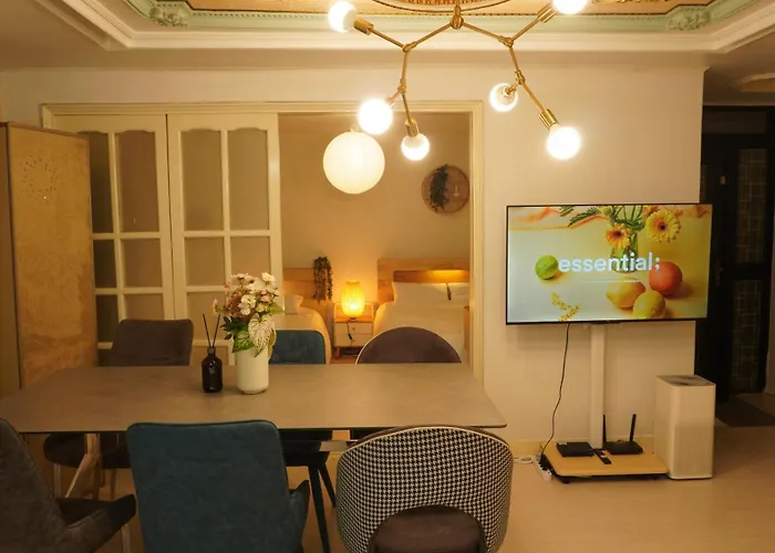 Apartment Ahyeon Ewha 3rooms 5beds House *