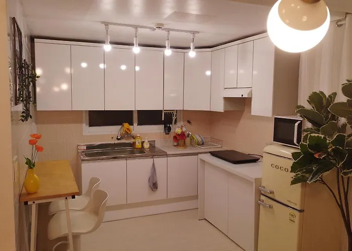 Apartment Ahyeon Ewha 3rooms 5beds House Seoul