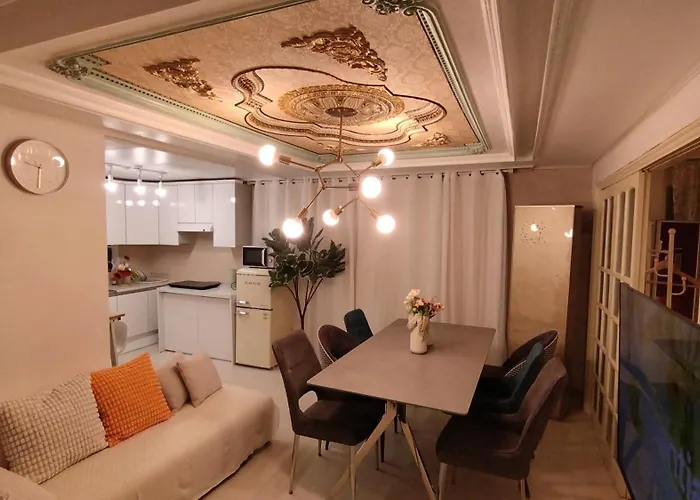 Ahyeon Ewha 3rooms 5beds House * Seoul