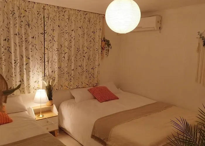 Ahyeon Ewha 3rooms 5beds House Apartment