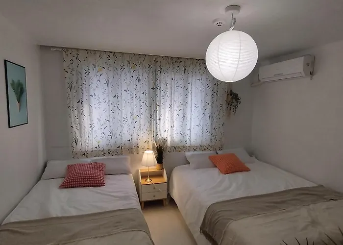 Ahyeon Ewha 3rooms 5beds House Apartment *