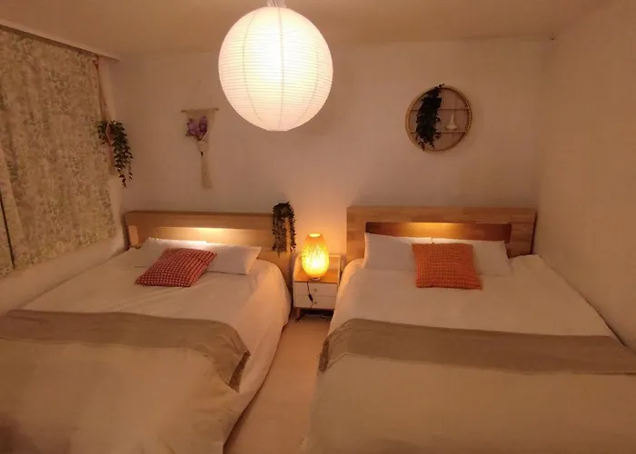 Ahyeon Ewha 3rooms 5beds House *