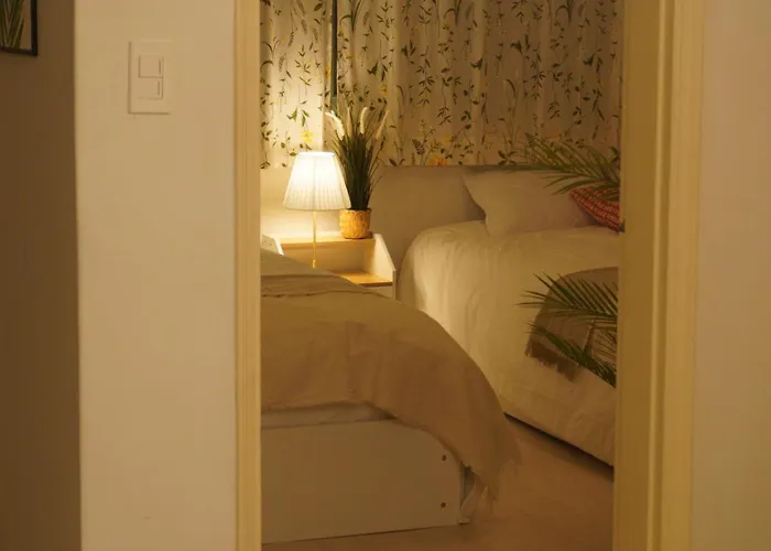 Ahyeon Ewha 3rooms 5beds House