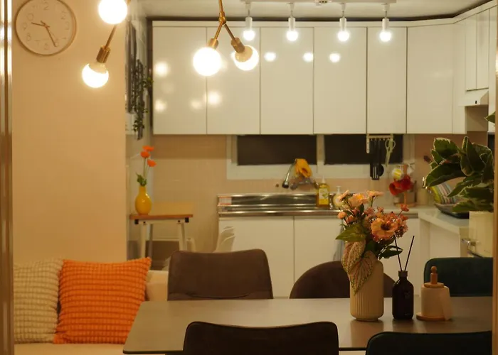 Ahyeon Ewha 3rooms 5beds House Apartment *