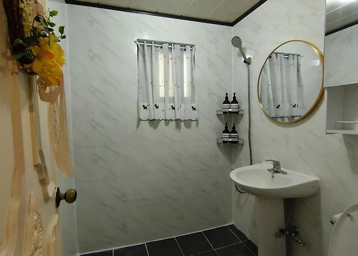 Ahyeon Ewha 3rooms 5beds House * Seoul